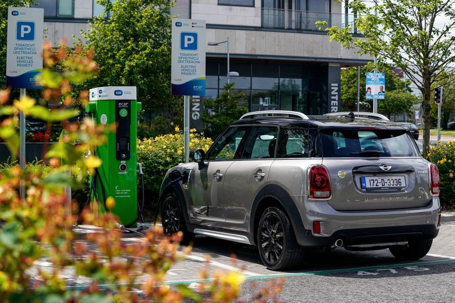  Mini Cooper S E Countryman ALL4 (F60) 2017 года  (UK) (фото 12 из 28)